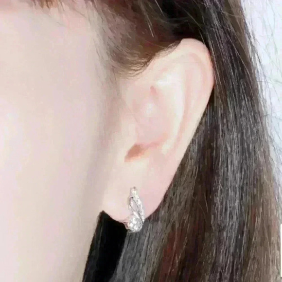 🔥925 Silver Plated Shiny Round CZ Twisted Stud Earrings, GPMB1409 - Picture 4 of 4